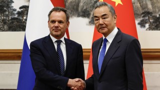 Китай и Нидерландия обявиха в четвъртък че ще задълбочат диалога
