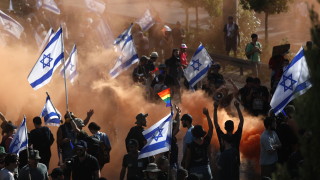 По време на протестите в Тел Авив в понеделник най малко