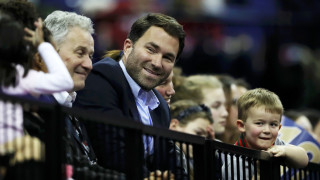 Популярният промоутър Еди Хърн реагира на обидните публикации на шампиона