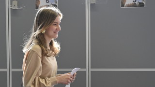 Бъдещата кралица на Белгия принцеса Елизабет е сред над 7000