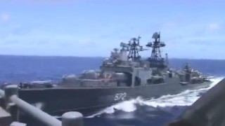Видео от „сблъсъка” на бойните кораби на САЩ и Русия в Източнокитайско море