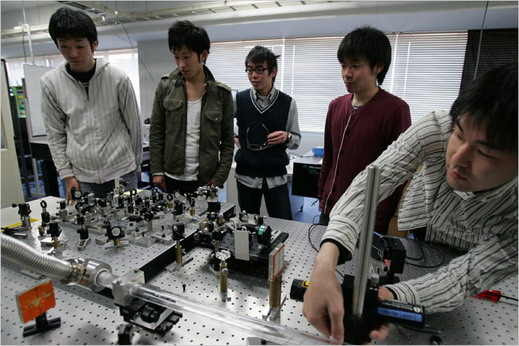 Младите японци не припарват до инженерните науки