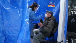 Германия ще предложи ваксина срещу коронавируса на всички пълнолетни от