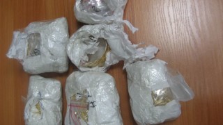 Близо килограм и половина златни изделия задържаха в района на