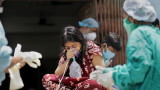  Индия не стопира да чупи черни Коронавирус върхове, лечебните заведения се молят за О2 