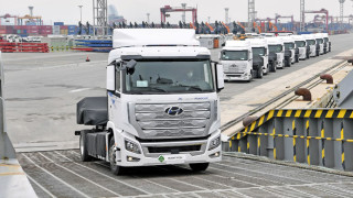 Корейският производител Hyundai достави първите седем водородни камиона на клиенти
