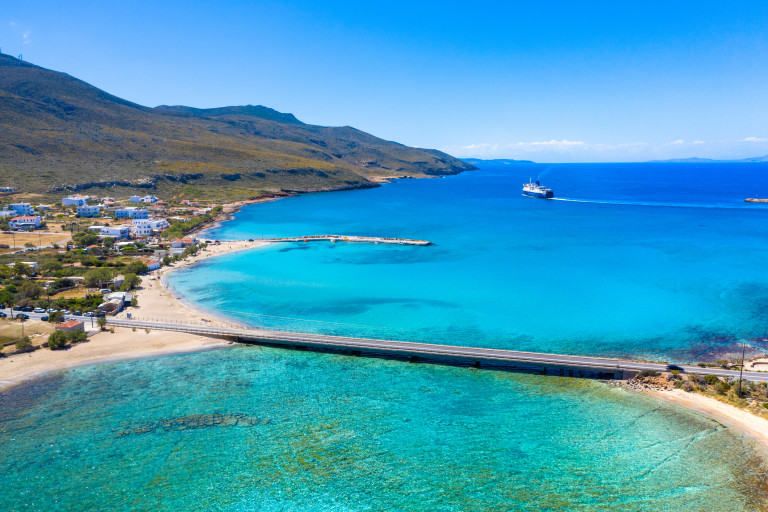 Пристанището на Китира