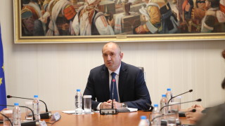 Със свой указ президентът Румен Радев назначи служебно правителство Служебното