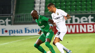 Атакуващият футболист на Лудогорец Джоди Лукоки говори пред медиите