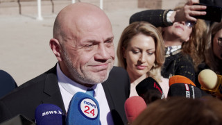 Кабинетът е добър опит да се търси политическа неутралност Това