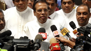 Президентът на Шри Ланка поиска оставките на военния министър и