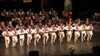 Трите най големи български фолклорни състава емблеми в музикалното и