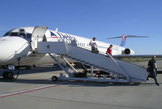 ЕС въвежда новите изисквания за течности в ръчния багаж в самолета