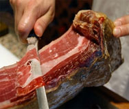 Опасно месо не може да достигне до българските потребители