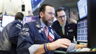 Американските акции записаха лек ръст след като в понеделник Уолстрийт