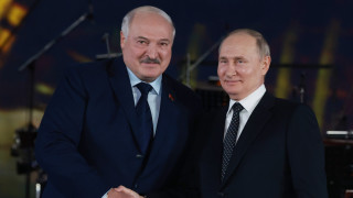 Руският президент Владимир Путин беларуският президент Александър Лукашенко и официални