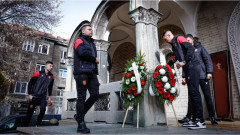 Националният селекционер и тримата вратари уважиха Стоян Йорданов