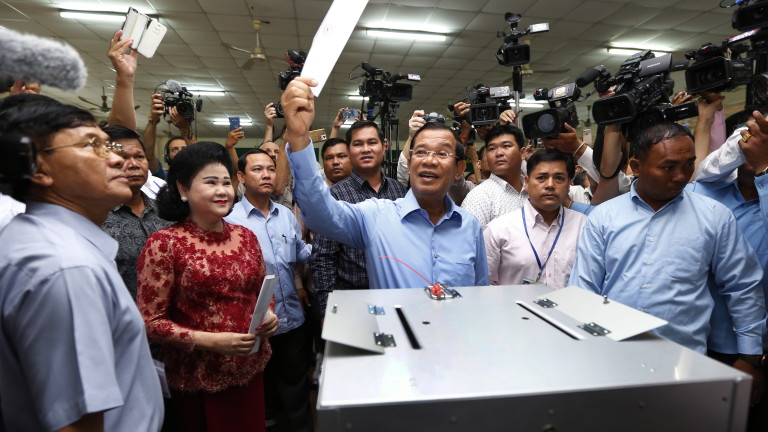 Управляващите в Камбоджа спечелиха всички парламентарни места