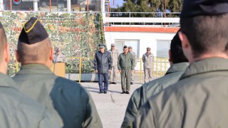 Започна обучението на наши военни пилоти които ще летят на
