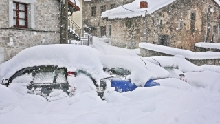 Чехия засегната от силен снеговалеж, хиляди останаха без ток