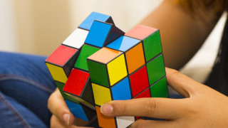 Кубчето на Рубик - от инструмент за обучение до световна мания