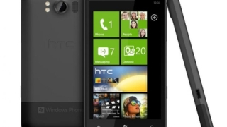 HTC обявява 4.7-инчовия смартфон Titan