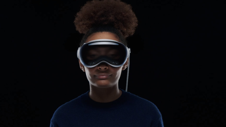 Vision Pro - футуристичният шлем за виртуална/разширена реалност на Apple,