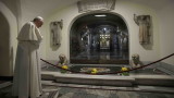 Папата зове оръжейните производители на военно гробище: "Спрете!"