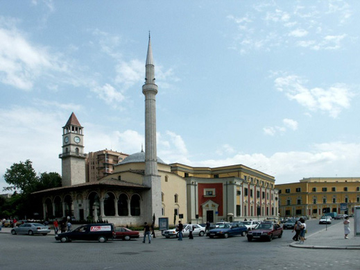 Албания продава държавни предприятия