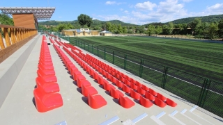 Днес от 17 00 часа на стадион Локомотив в Дряново отборите