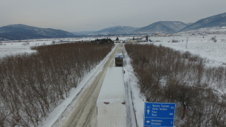 Снегът блокира автобус с 40 румънски туристи в Хаинбоаз