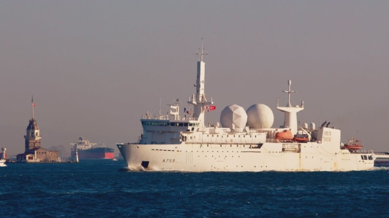 Разузнавателният кораб Dupuy de Lôme на военноморските сили на Франция