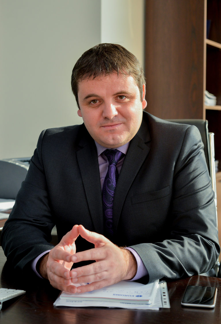 Калин Костов