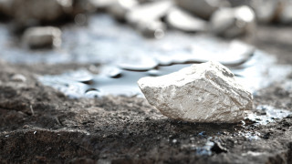 Тази година предлагането на платина на световния пазар превишава търсенето