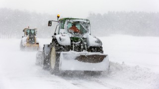Снежни бури предизвикаха хаос по пътищата в Хърватия