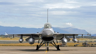 Норвегия член на НАТО ще дари изтребители F 16 на