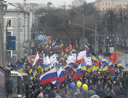 50 000 души на протест в Москва срещу намесата в Крим 