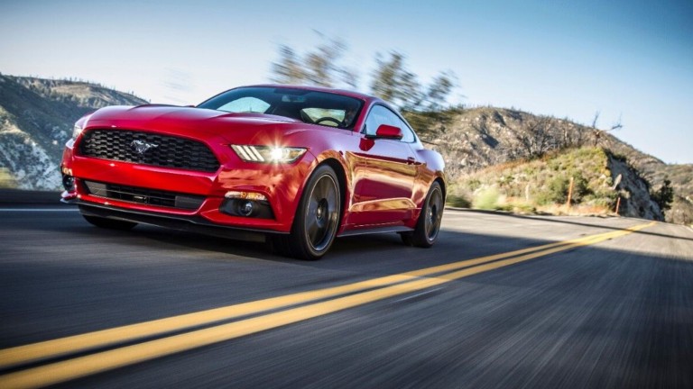 Ford Mustang от 2015 година е силен на пистата