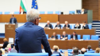 Горещите страсти между управляващите и опозицията продължиха в НС Няма да