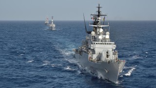 Правителството отпуснало тайно милиард за закупуването на два военни кораба 