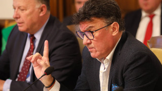 Бившият президент на Българския футболен съюз Борислав Михайлов говори пред