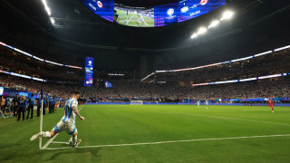 В Европа всички футболни фенове са насочили погледите си през