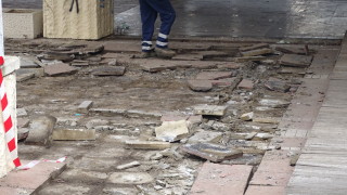 Пазарджишката районна прокуратура разследва опит за кражба на тротоарни плочки