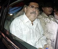 Мануел Селая се завърна в Хондурас