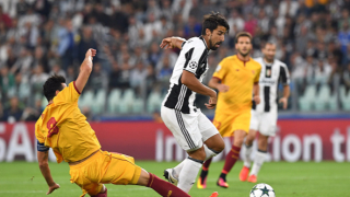 Бранителят на Ювентус Даниеле Ругани е със спукано ребро след