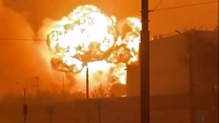 Удар от украински дрон причини пожар в склад за горива