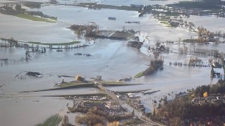 Смъртоносна буря описана от официални лица като метеорологично събитие случващо