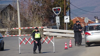 Роми плашат с бунтове заради блокадата на кюстендилски квартал "Изток"