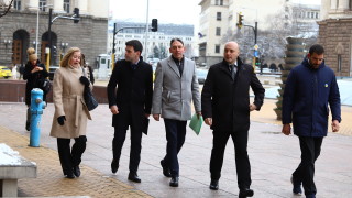 Двете парламентарни групи на Продължаваме промяната и на Демократична България