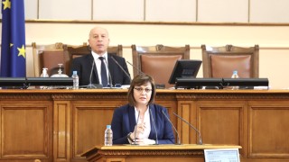 Лидерът на БСП Корнелия Нинова обвини премиера Бойко Борисов в